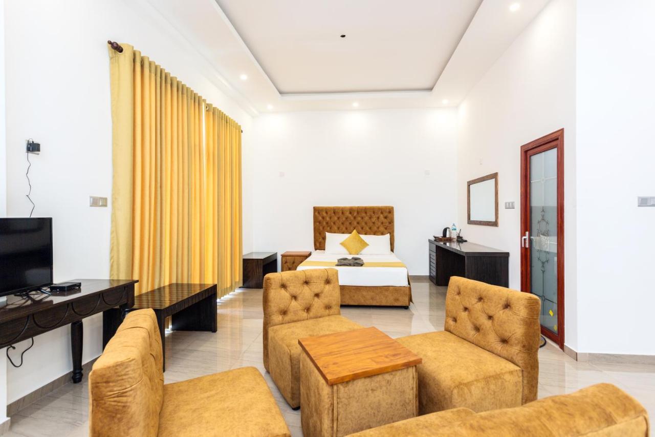Polhena Grand Resort & Banquet 마타라 외부 사진
