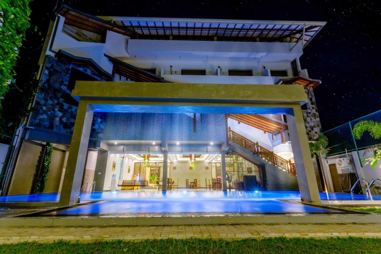 Polhena Grand Resort & Banquet 마타라 외부 사진