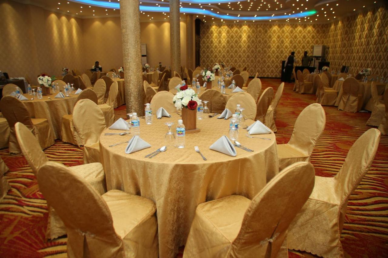 Polhena Grand Resort & Banquet 마타라 외부 사진